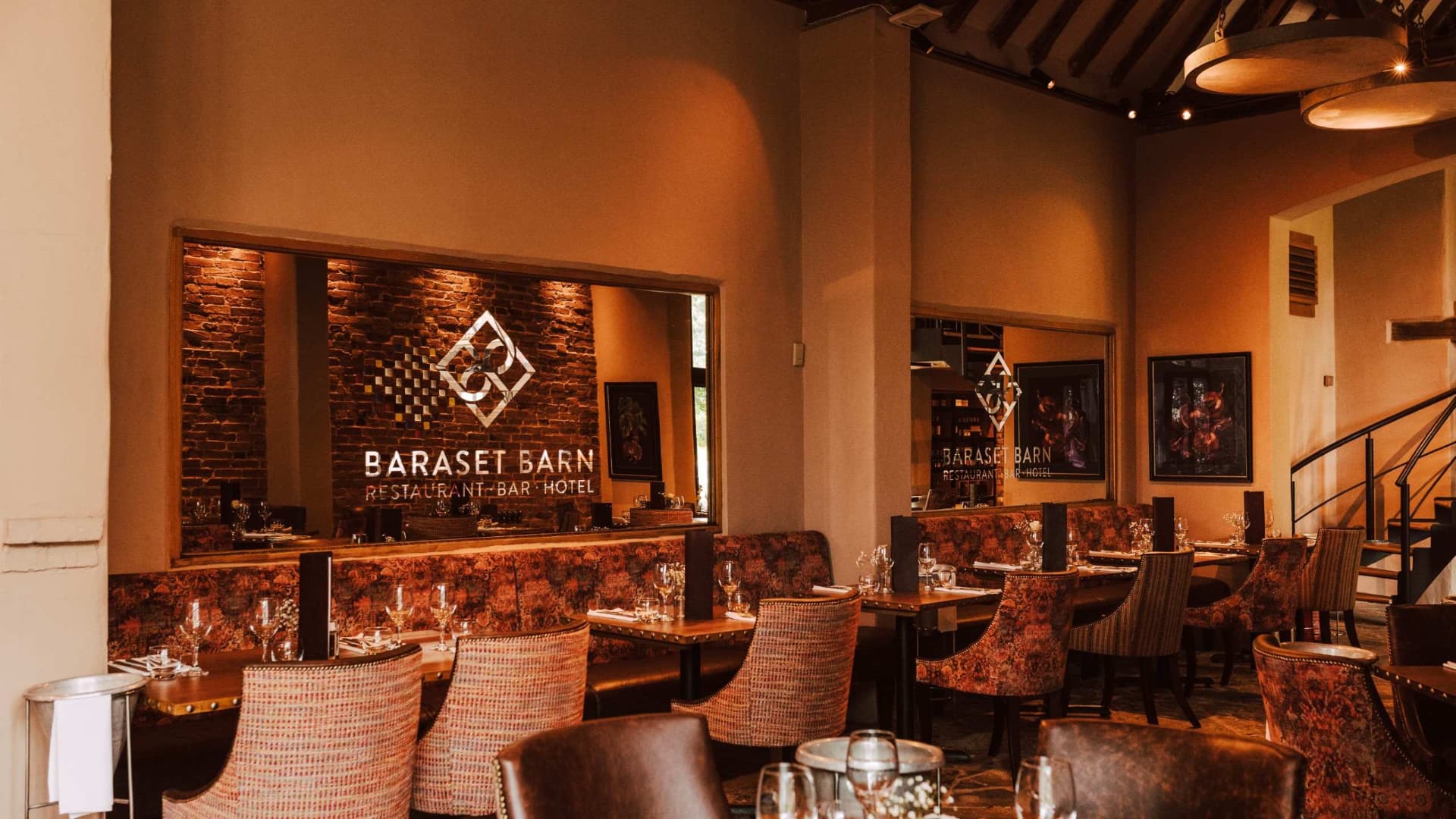 Main dining area in Baraset Barn